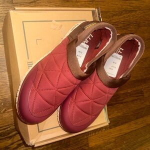L.L. Bean Women's Quilted Slip-On Slippers - Burgundy and Brown